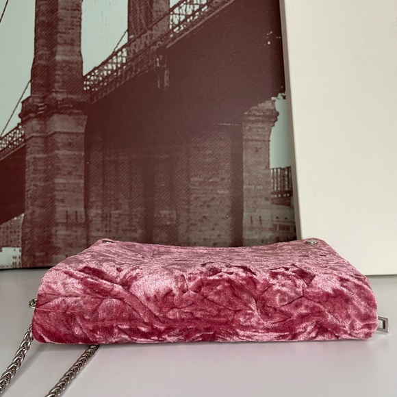 Street Level velvet crossbody bag - Picture 4 of 15